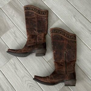 Women’s western boots.  Ariat leather upper.  Size 9.